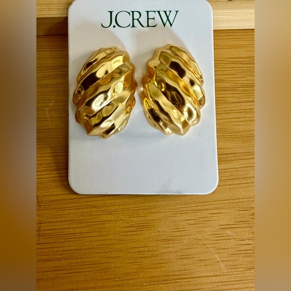 NWT J. Crew Textured Metallic-Stud Earrings in Shiny Matte Gold - Picture 2 of 3